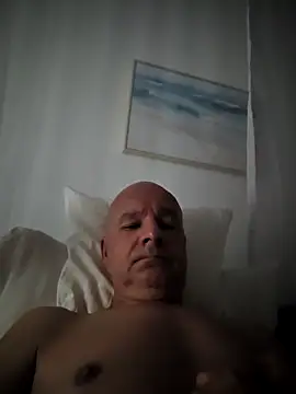 Snapshot of mannohmann5 chatting on June 14, 4:36 am mannohmann5 online show from June 14, 4:36 am