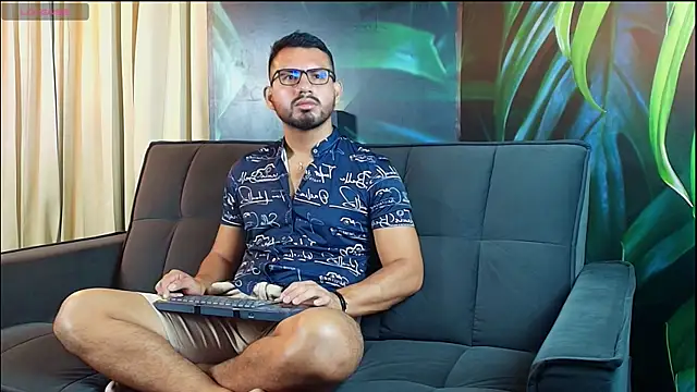 JacobWestt online show from April 17, 11:24 am