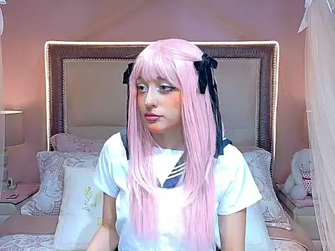 VaLuu   online show from May 12, 1:08 pm