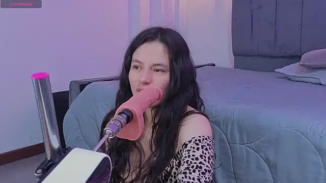 Samantha bloww1 online show from April 28, 3:44 am