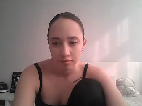 DarkMirel online show from April 27, 2:04 pm