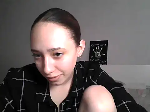 DarkMirel online show from May 7, 1:49 pm