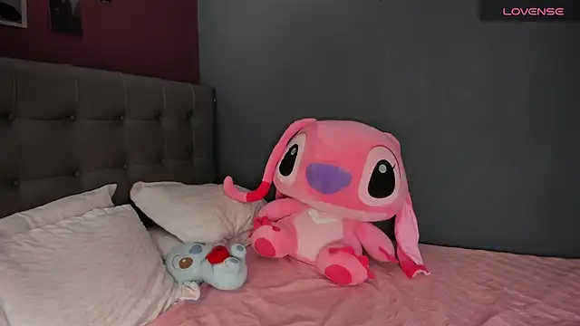 Charlotte james1 online show from April 14, 12:38 am