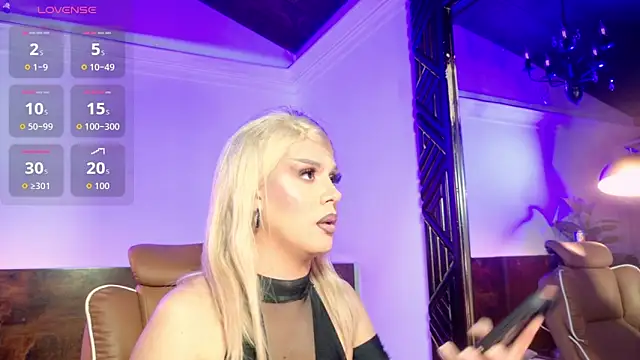 emma dragon online show from April 29, 2:15 am