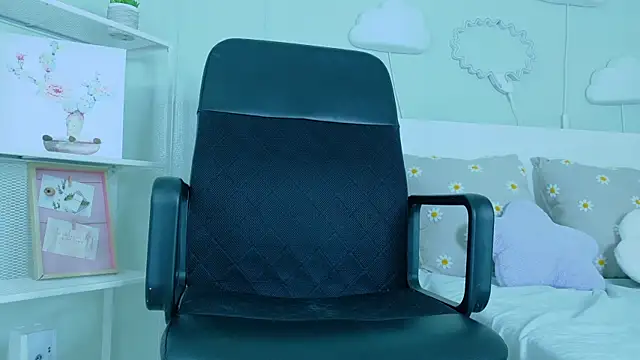  SamyTaylor  online show from April 17, 12:30 pm