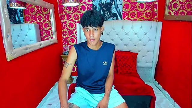 straightyoungpein online show from April 14, 4:40 am