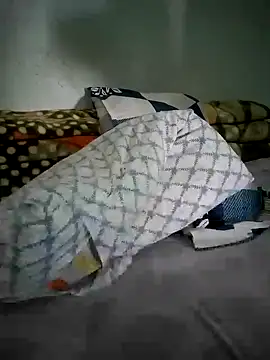 Snapshot of coupleshow21 chatting on June 17, 8:39 am coupleshow21 online show from June 17, 8:39 am