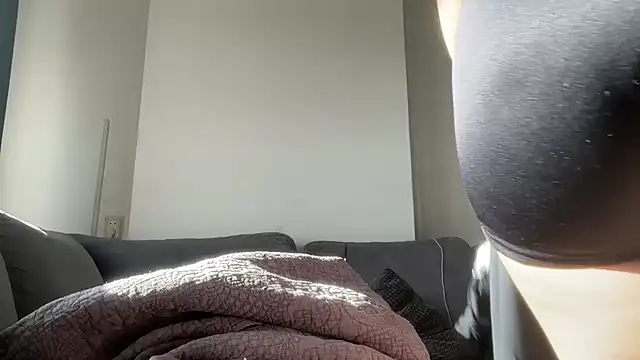 asianbbygyal online show from April 19, 3:44 pm