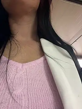 MeganFoxiyyy online show from April 17, 3:42 am