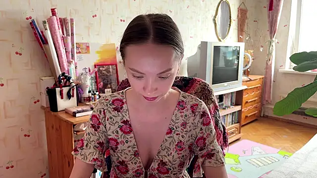 Snapshot of AdriannaBill chatting on June 7, 4:00 pm AdriannaBill online show from June 7, 4:00 pm