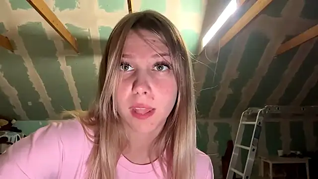 Skinny girl  online show from April 21, 6:55 pm