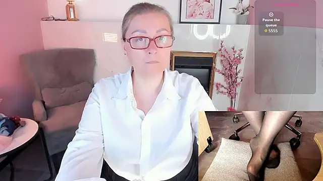 Alexandra Kind online show from July 17, 8:46 pm