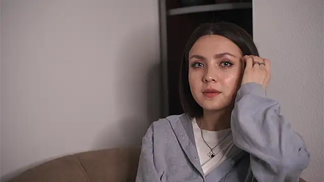 ElviraGounder online show from April 18, 4:55 pm