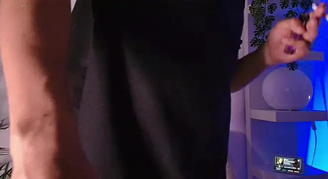 andyypalmer  online show from April 18, 6:06 am