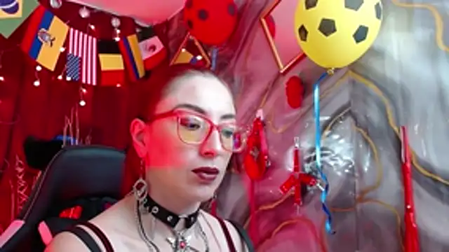 Queenscarlettsecret online show from July 16, 1:06 pm