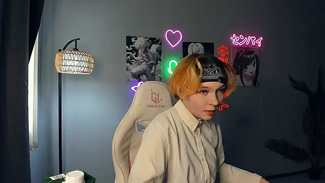 JoGarder online show from April 15, 8:43 am