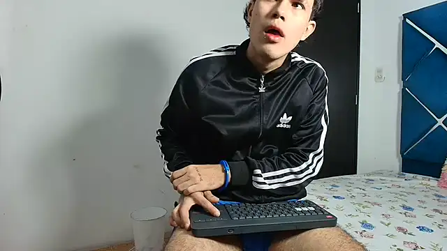 EdwinBoys online show from June 20, 2:09 pm