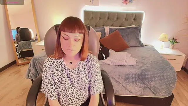 Kim Jeins666  online show from June 26, 12:53 pm