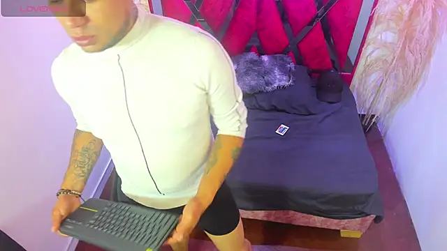 Nickk 21  online show from April 24, 1:02 pm