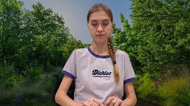 VeraBlanc online show from April 17, 3:59 pm