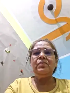 Shalini3456 online show from May 13, 7:00 pm