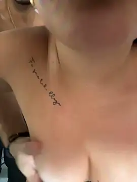 Snapshot of Sara_fun chatting on February 27, 12:02 pm Sara fun online show from February 27, 12:02 pm