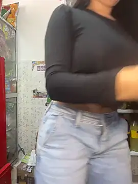 Snapshot of Sara_fun chatting on April 19, 6:32 pm Sara fun online show from April 19, 6:32 pm