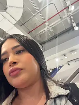 Snapshot of Sara_fun chatting on May 4, 6:48 pm Sara fun online show from May 4, 6:48 pm