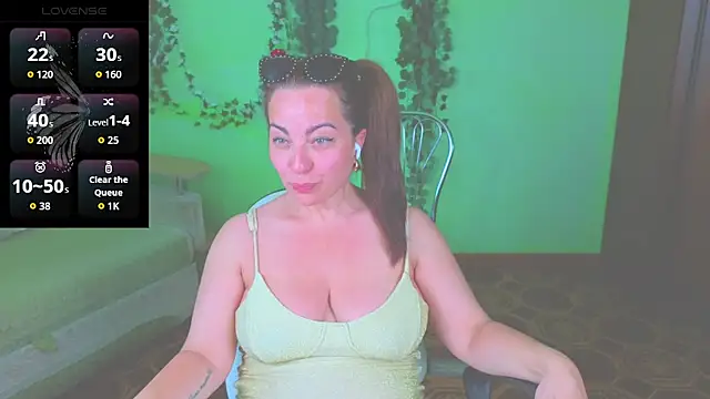 Snapshot of Zoe_Zephyr chatting on June 19, 6:40 am Zoe Zephyr online show from June 19, 6:40 am
