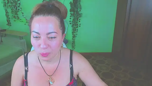 Snapshot of Zoe_Zephyr chatting on June 25, 6:18 am Zoe Zephyr online show from June 25, 6:18 am
