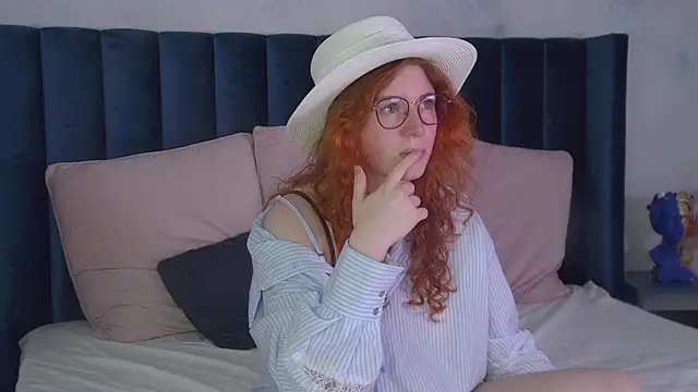 Snapshot of LauraDennis chatting on May 31, 4:36 pm LauraDennis online show from May 31, 4:36 pm