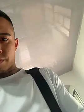 willclayy online show from May 30, 12:13 pm