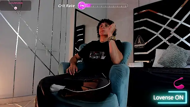 JayTaylorr online show from July 13, 11:46 am