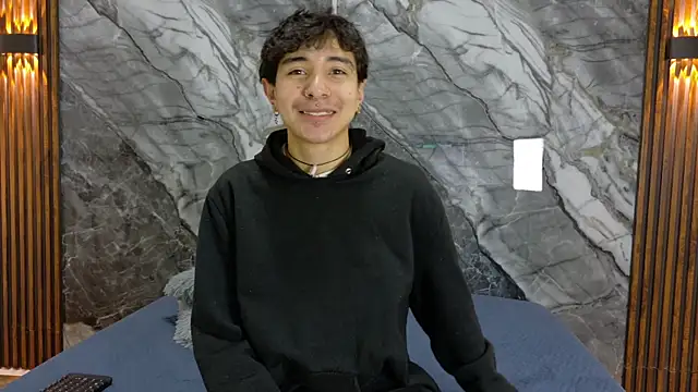 NoahWalker   online show from May 18, 11:05 am