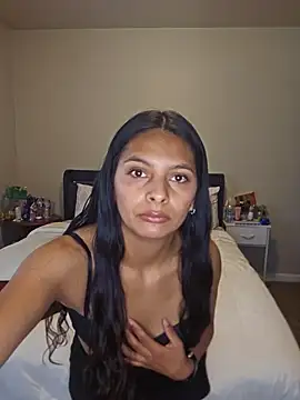 SweetieFox  online show from May 1, 5:28 pm