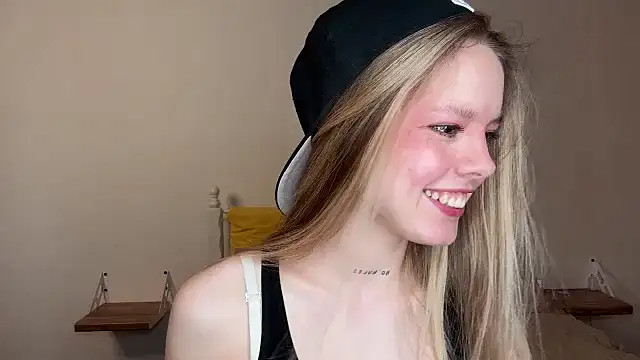 Catrinee online show from May 10, 4:12 pm