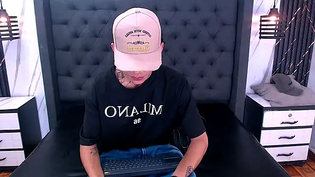 Snapshot of Daniel_Guty chatting on April 20, 7:26 pm Daniel Guty online show from April 20, 7:26 pm