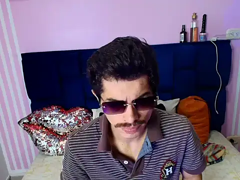 taylor Stele online show from May 5, 1:52 pm