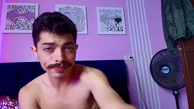 Snapshot of taylor_Stele chatting on June 16, 7:38 pm taylor Stele online show from June 16, 7:38 pm