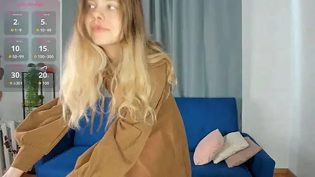 Glitch Doll online show from April 18, 5:22 am