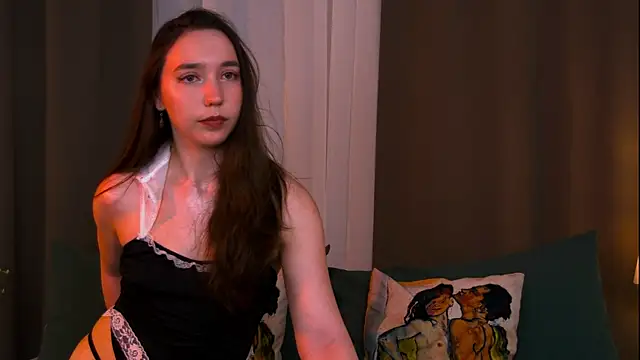 Suzaneey online show from July 3, 7:31 pm