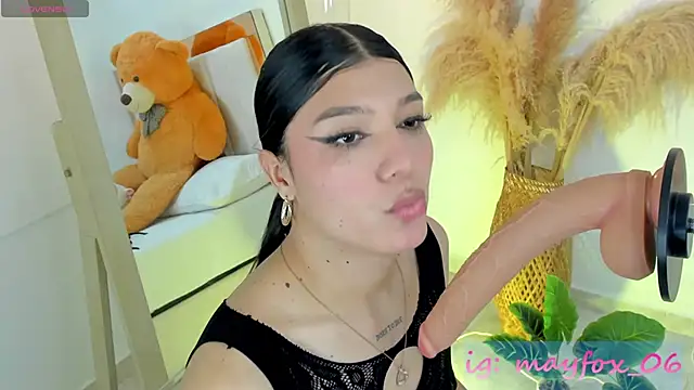 May Fox  online show from April 28, 9:09 pm