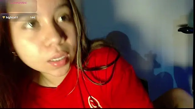 Snapshot of M1la_18 chatting on May 13, 4:43 am M1la 18 online show from May 13, 4:43 am