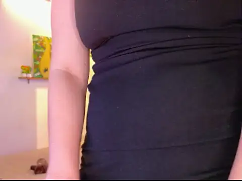 ShantallPariss online show from April 17, 6:55 pm