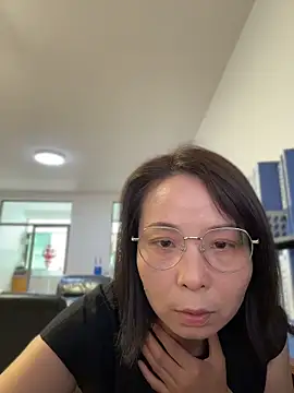 Snapshot of lisha521 chatting on June 16, 1:08 am lisha521 online show from June 16, 1:08 am