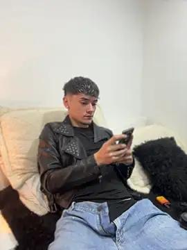 martin18 dirty online show from April 18, 4:05 am