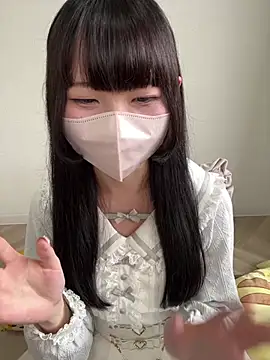 --Reina-- online show from April 28, 2:27 am