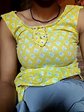 Snapshot of Cute-Nitya_21 chatting on May 3, 4:40 am Cute-Nitya 21 online show from May 3, 4:40 am