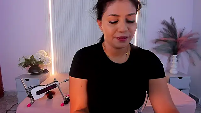 LucyWild8 online show from June 18, 6:34 pm