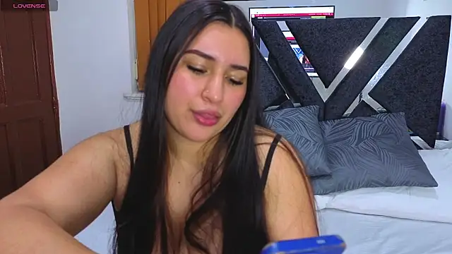 sofiagregorie online show from May 13, 11:51 am